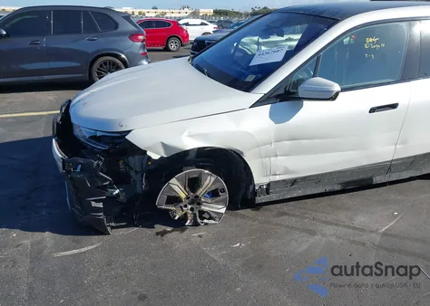 2023 BMW Ix xDrive50 z USA, uszkodzony, nr VIN WB523CF09PCL95969